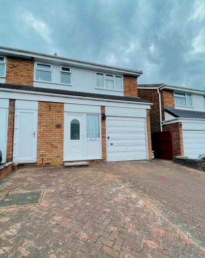 3 Bedroom House To Rent In Francis Ward Close, West Bromwich, B71
