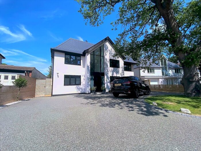5 Bedroom Detached House To Rent In Heathfield, Chislehurst, BR7