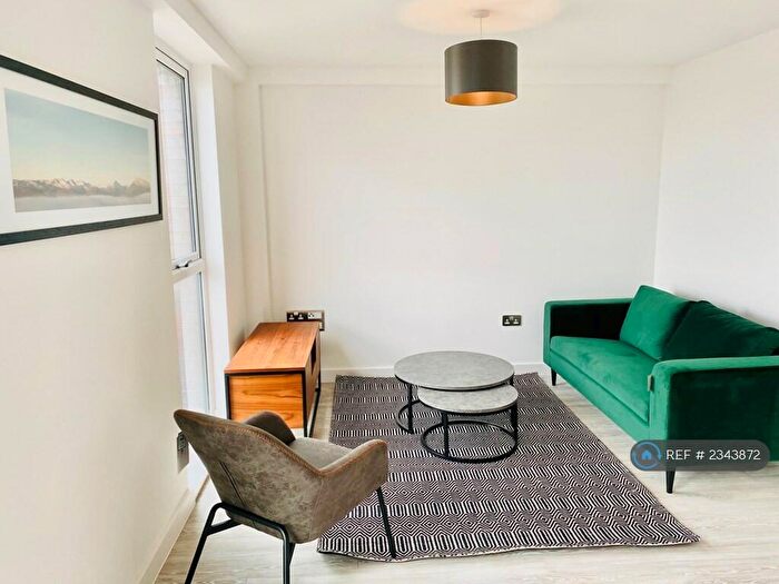 2 Bedroom Flat To Rent In Middlewood Plaza, Salford, M5