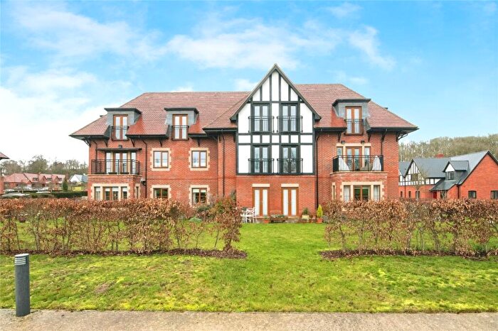 2 Bedroom Flat For Sale In Woodland Drive, Great Alne, Alcester, Warwickshire, B49