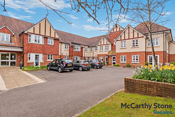 1 Bedroom Flat For Sale In Holmes Place, Crowborough, TN6