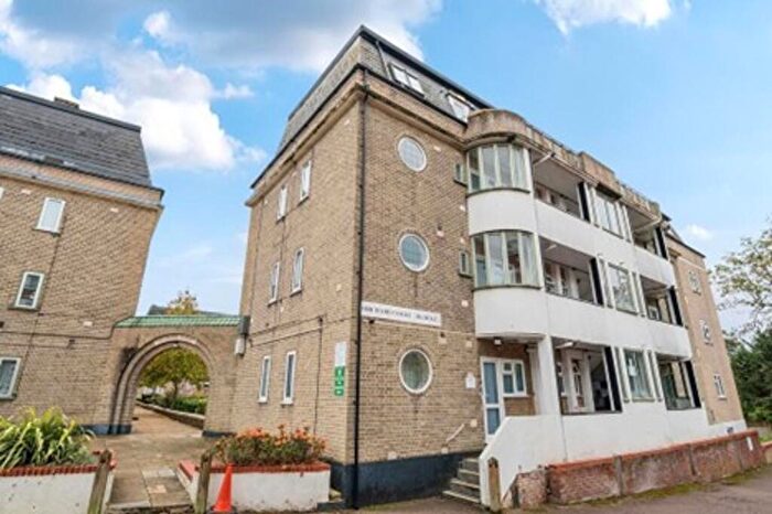 2 Bedroom Flat For Sale In Stonegrove, Orchard Court Stonegrove, HA8