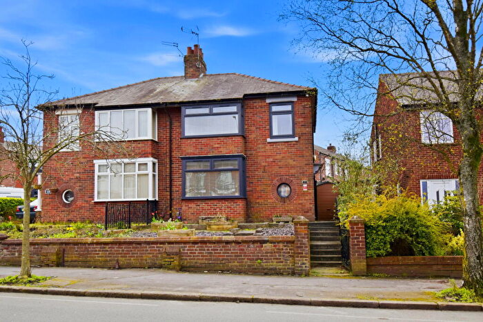 3 Bedroom Semi-Detached House For Sale In School Lane, Leyland, PR25