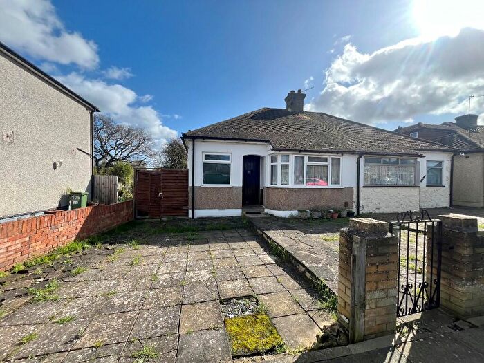 2 Bedroom Semi-Detached Bungalow For Sale In Derby Avenue, Upminster, RM14