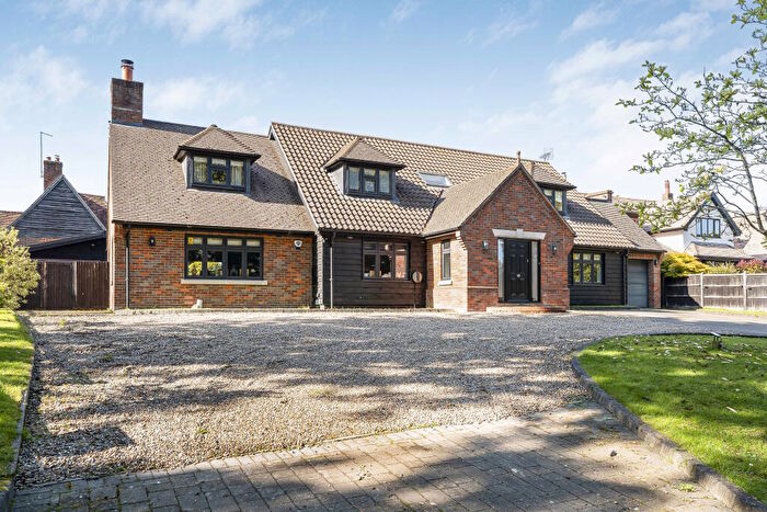 4 Bedroom Detached House For Sale In Hexton Road, Lilley, LU2