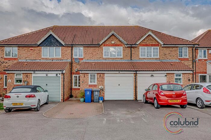 3 Bedroom Terraced House For Sale In Hove Close, Grays, RM17