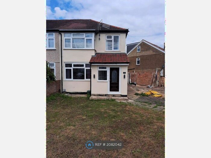 3 Bedroom End Of Terrace House To Rent In Leybourne Road, Uxbridge, UB10
