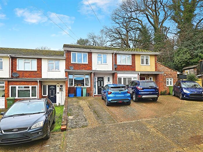 3 Bedroom Terraced House For Sale In Green Acre, Aldershot, GU11