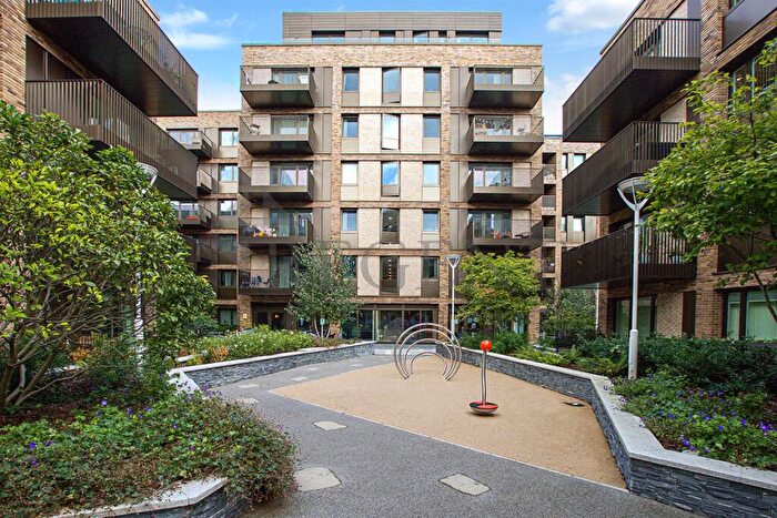 2 Bedroom Apartment To Rent In Fusion Apartments, Moulding Lane, SE14
