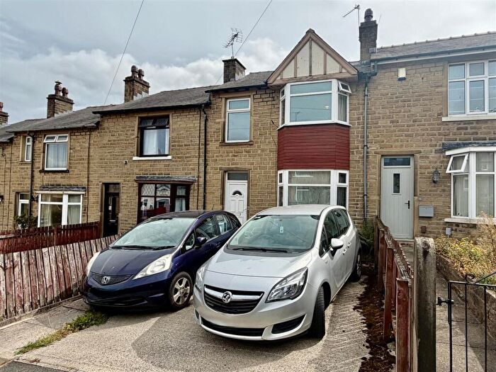 3 Bedroom Terraced House For Sale In Luton Street, Cowlersley, HD4