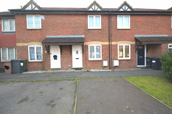 2 Bedroom Terraced House For Sale In Elveden Close, Luton, Bedfordshire, LU2