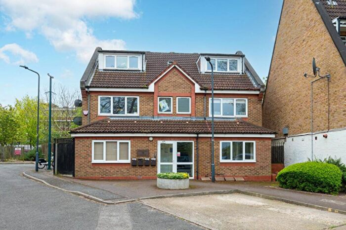 1 Bedroom Flat For Sale In Rowan House, Willesden Green, London, NW10