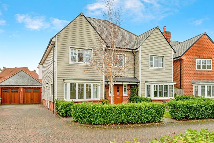 5 Bedroom Detached House For Sale In Kilnwood Close, Faygate, Horsham, RH12