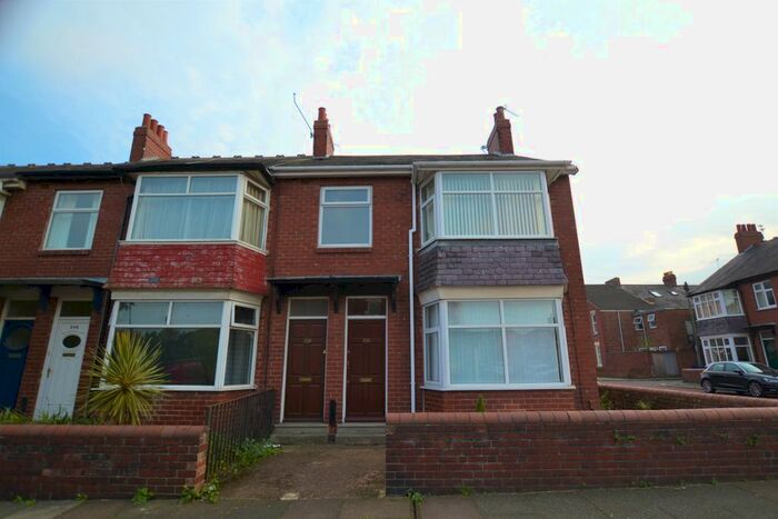 3 Bedroom Flat To Rent In Warton Terrace, Heaton, Newcastle Upon Tyne, NE6