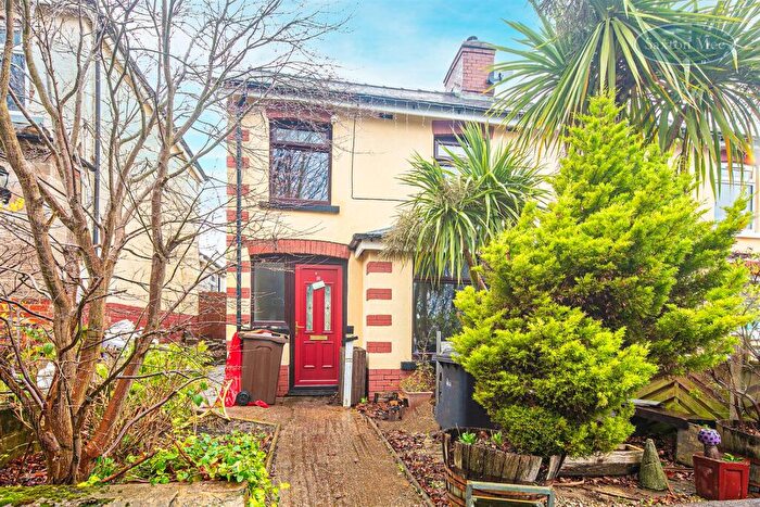 2 Bedroom Semi Detached House For Sale In West Crescent, Stocksbridge, Sheffield, S36