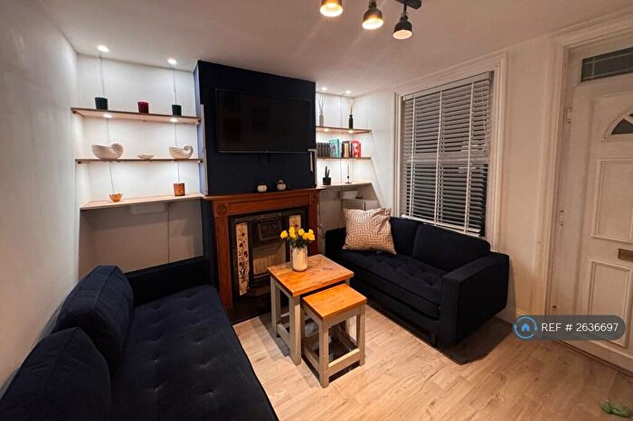 2 Bedroom Terraced House To Rent In Oxford Road, Wokingham, RG41