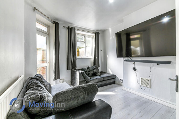 1 Bedroom Flat To Rent In Cork Tree House, Lakeview Road, London, SE27