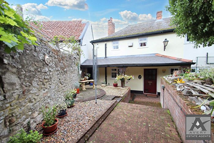 1 Bedroom Cottage To Rent In Lower Kewstoke Road, BS22
