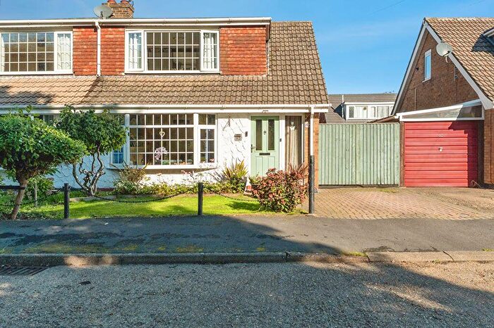 2 Bedroom Semi-Detached Bungalow For Sale In School Road, South Killingholme, DN40