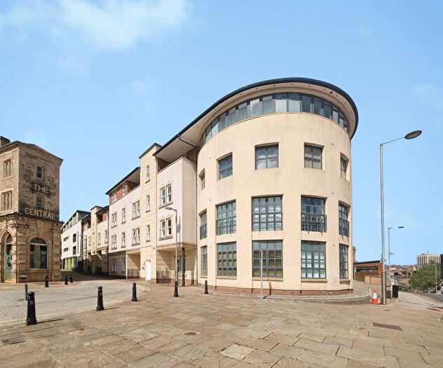 2 Bedroom Flat For Sale In Curzon Place, Gateshead, Newcastle Upon Tyne, NE8