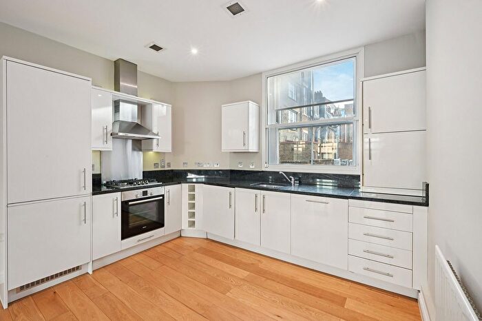 2 Bedroom Flat To Rent In Great Portland Street, Oxford Circus, W1W