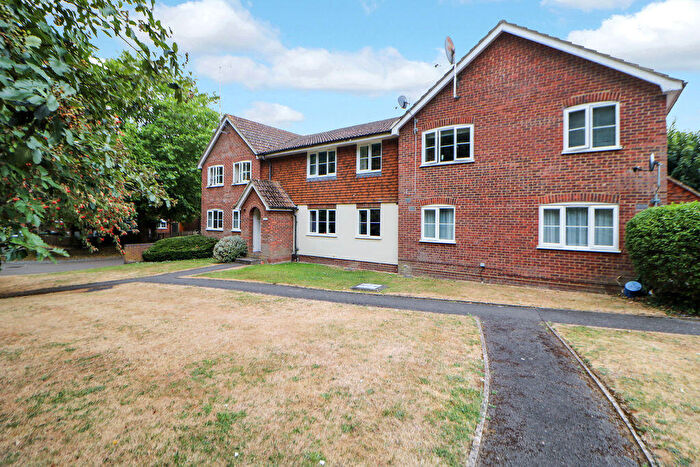 1 Bedroom Apartment For Sale In Laird Court, Bagshot, GU19