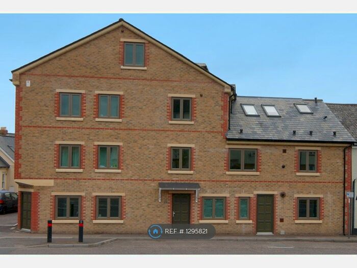 2 Bedroom Flat To Rent In Kingston Road, Taunton, TA2