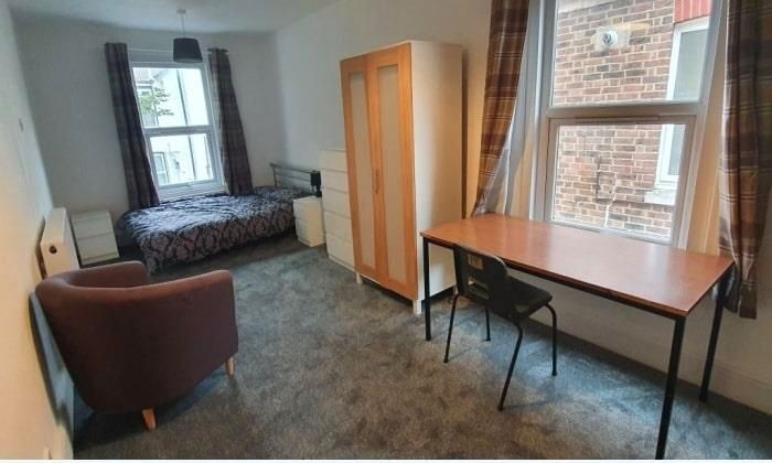 5 Bedroom Property To Rent In Margate Road, Southsea, PO5