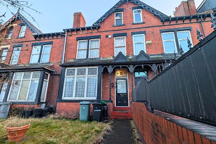 6 Bedroom Terraced House For Sale In Beeston Road, Leeds, LS11