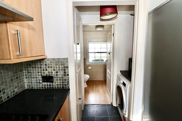 1 Bedroom Flat For Sale In Somerton Road, Street, BA16