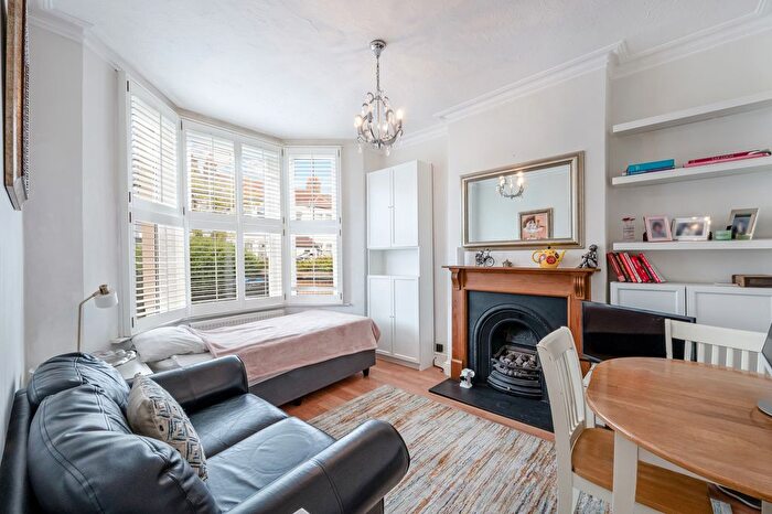 2 Bedroom Maisonette To Rent In Faraday Road, SW19