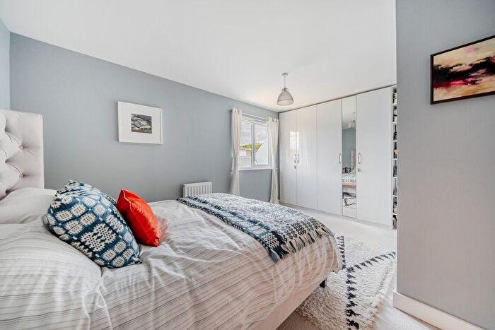 1 Bedroom Flat For Sale In Limerick Close, Balham, London, SW12