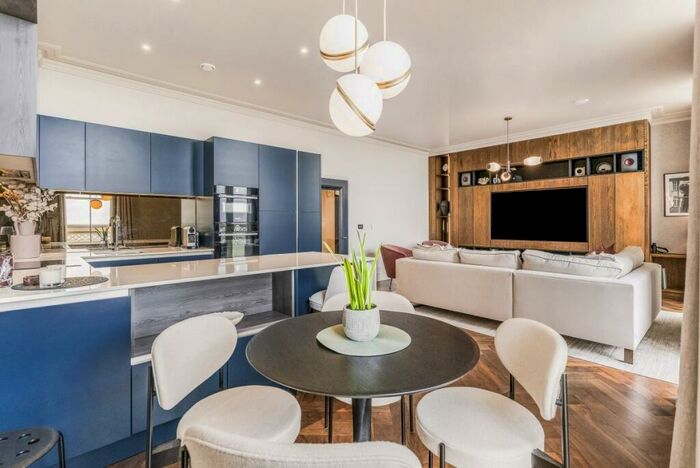 2 Bedroom Apartment To Rent In Queens Gardens Hove, BN3