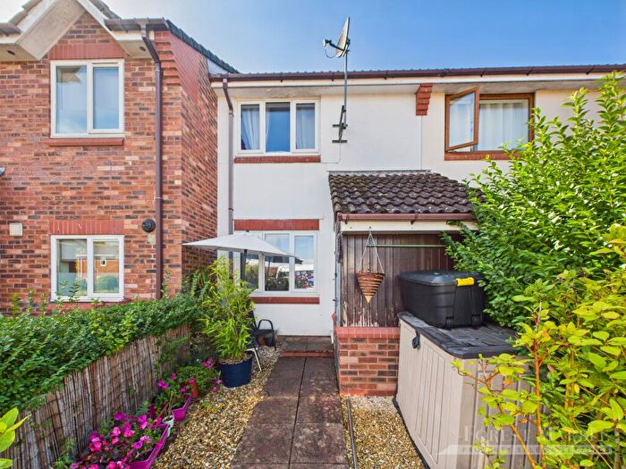 2 Bedroom Terraced House For Sale In Primrose Close, Gillingham, SP8