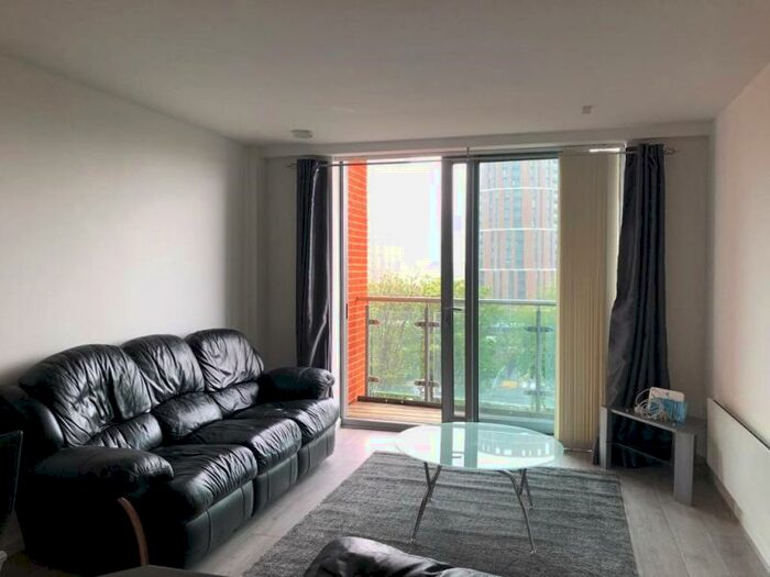 2 Bedroom Apartment To Rent In Whitehall Quay, Leeds, LS1