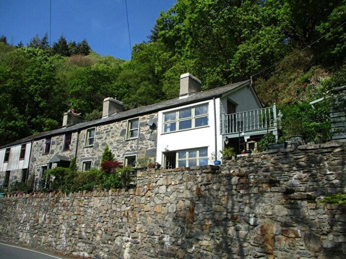 3 Bedroom Semi-Detached House For Sale In Prenteg, Porthmadog, LL49