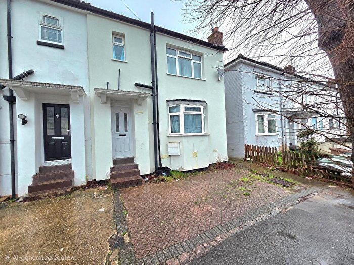 3 Bedroom End Of Terrace House For Sale In Summerfield Road, Dallow Road Area, Luton, Bedfordshire, LU1
