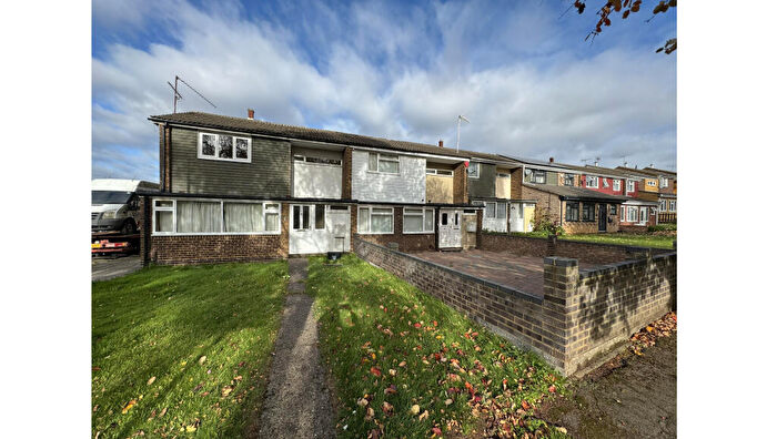 3 Bedroom End Of Terrace House For Sale In Julius Gardens, Luton, Bedfordshire, LU3