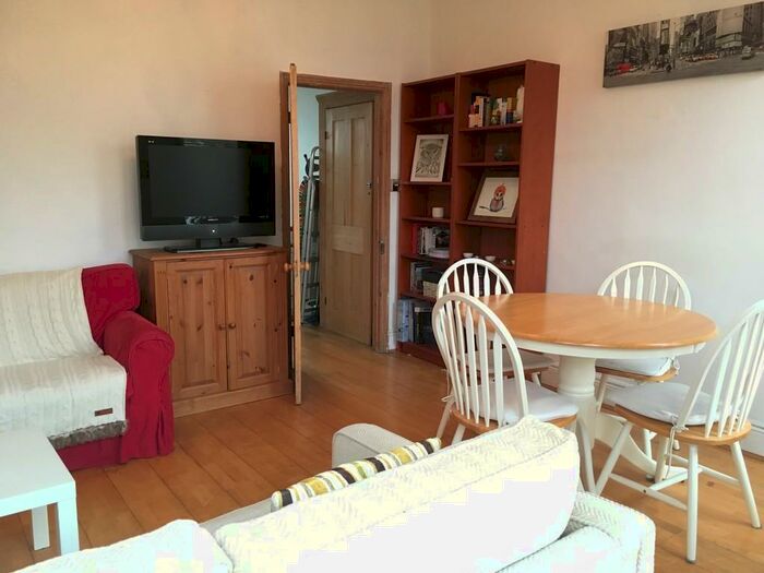 2 Bedroom Flat To Rent In Harringay, N8