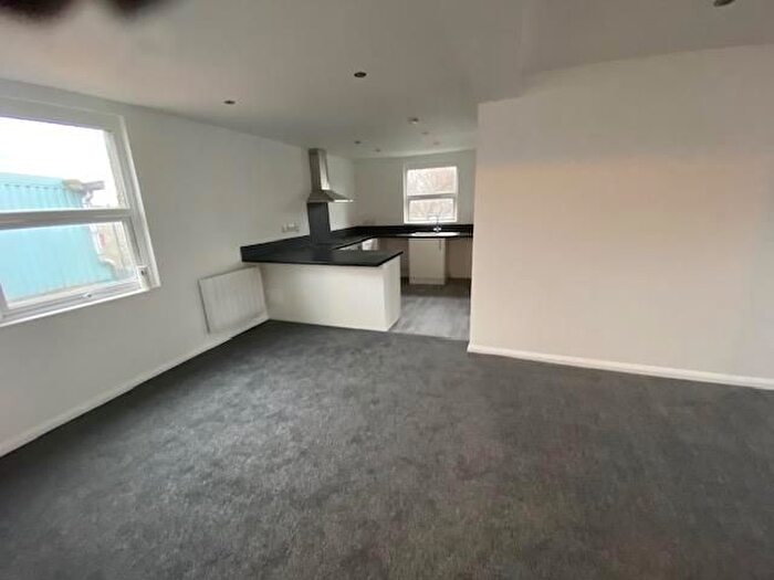 2 Bedroom Flat To Rent In Western Road, Mitcham, CR4