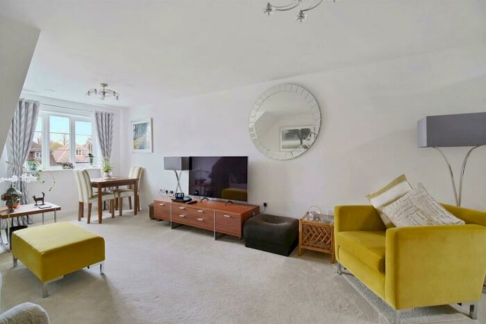 2 Bedroom Apartment For Sale In Addington Road, South Croydon, CR2