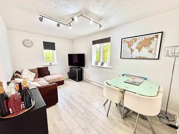 1 Bedroom Flat To Rent In Peregrin Road, Waltham Abbey, EN9