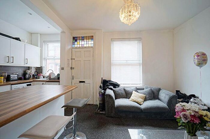 3 Bedroom End Of Terrace House To Rent In Thornville Grove, Leeds, LS6