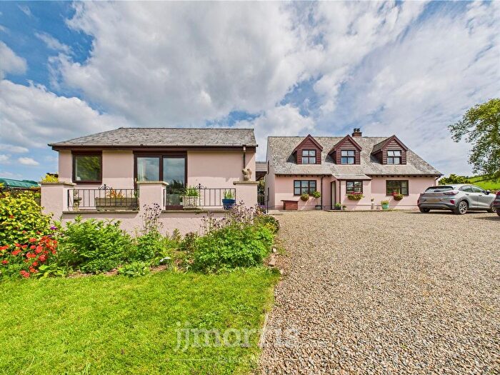 5 Bedroom Farm For Sale In St. Florence, Tenby, SA70