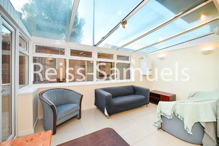 5 Bedroom End Of Terrace House To Rent In Barnfield Place, London, E14