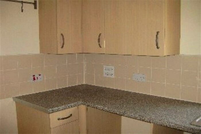 2 Bedroom Ground Flat To Rent In New Mart Place, EH14