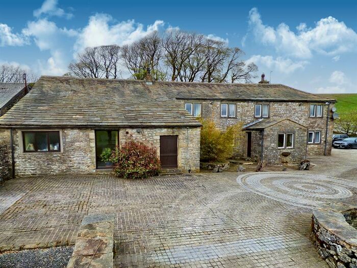 7 Bedroom Detached House For Sale In Capon Hall & Capon Hall Barn