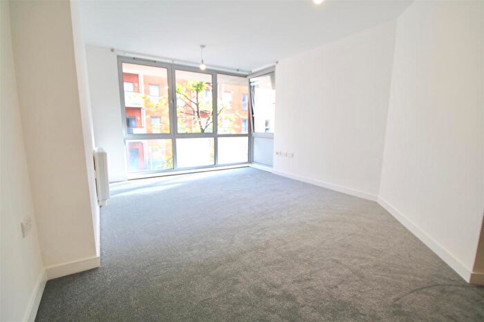 Studio To Rent In Cross Street, Portsmouth, PO1