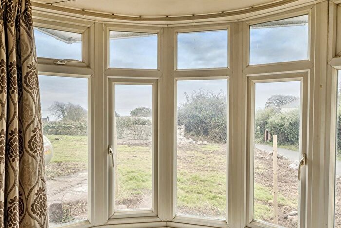 2 Bedroom Property For Sale In Port Eynon, Swansea, SA3