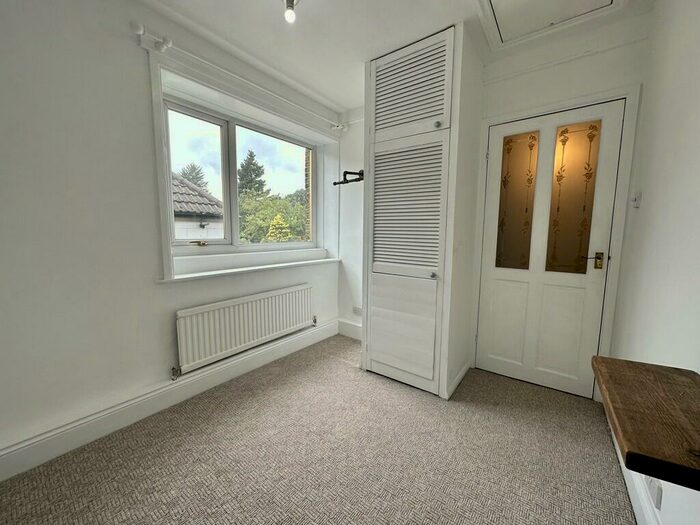 2 Bedroom Cottage To Rent In Womersley Place, Stanningley, LS28